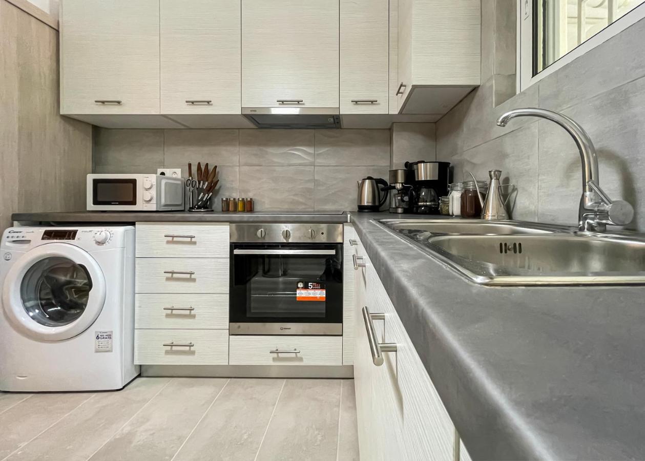Downtown Retreat 67sqm In Neos Kosmos